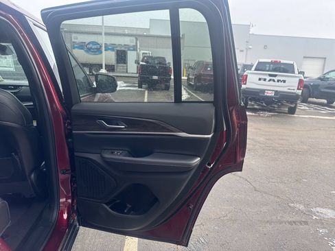 New 2026 Jeep Grand Cherokee Altitude AWD/4WD image 36