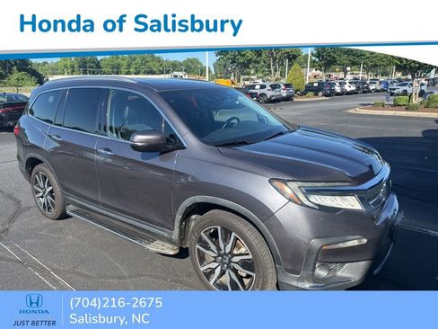 Used 2019 Honda Pilot Touring image 1