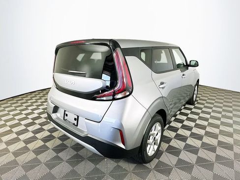 Used 2025 Kia Soul LX FWD image 11