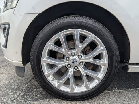 Used 2018 Ford Expedition Max Platinum image 6