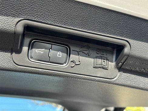 Used 2025 Ford Explorer Active image 10