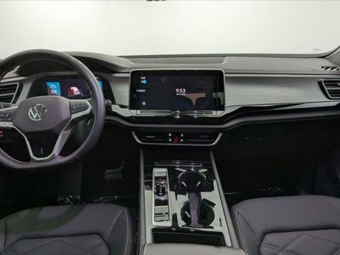 Used 2024 Volkswagen Atlas Cross Sport SE w/ Panoramic Sunroof Package FWD image 24