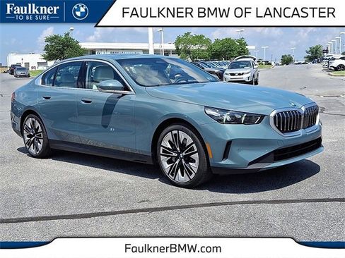 Certified 2026 BMW 530i xDrive w/ Premium Package image 1