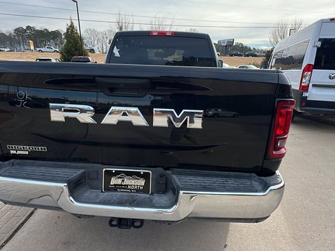 Used 2025 RAM 2500 Big Horn w/ Bed Convenience Group image 9