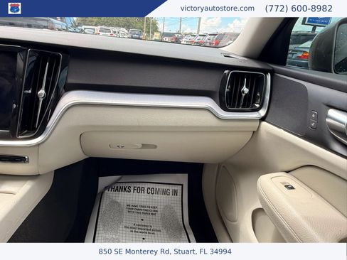Used 2019 Volvo S60 T5 Momentum w/ Premium Package FWD image 8