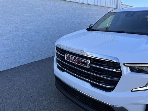 Used 2025 GMC Acadia Elevation image 30