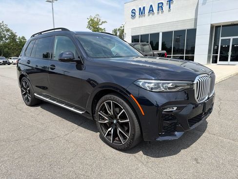 Used 2022 BMW X7 xDrive40i w/ M Sport Package AWD/4WD image 2