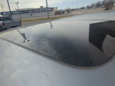 Used 2022 Mitsubishi Outlander SE image 14