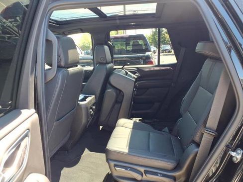 Used 2021 Chevrolet Tahoe RST w/ Luxury Package AWD/4WD image 14