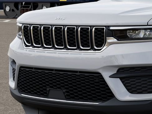 New 2026 Jeep Grand Cherokee Laredo AWD/4WD image 7