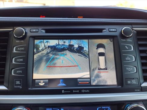 Used 2018 Toyota Highlander AWD V6 image 21