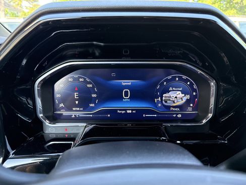 Used 2024 Chevrolet Silverado 2500 LTZ w/ LTZ Convenience Package image 16