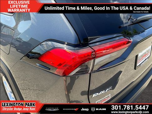 Used 2021 Toyota RAV4 XLE w/ Convenience Package AWD/4WD image 22