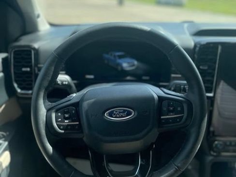Used 2025 Ford Ranger Lariat w/ Trailer Tow Package RWD image 21