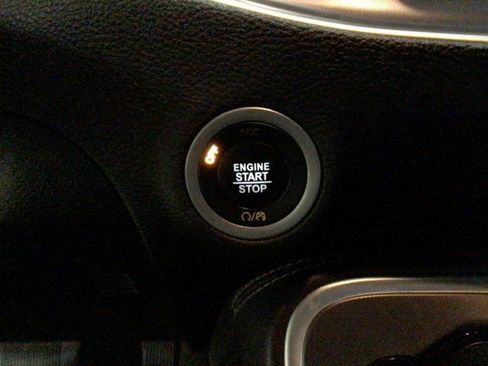 Used 2019 Dodge Challenger SXT w/ Blacktop Package image 17