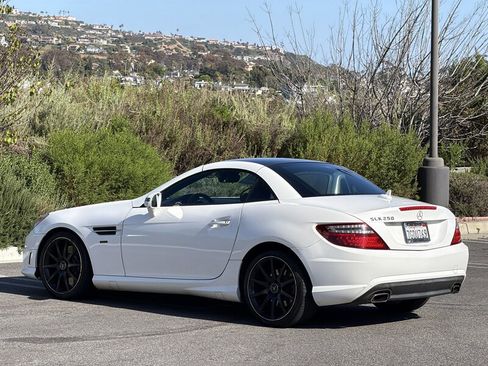 Used 2014 Mercedes-Benz SLK 250 image 12