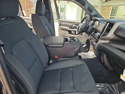 New 2026 RAM 1500 Express AWD/4WD image 10