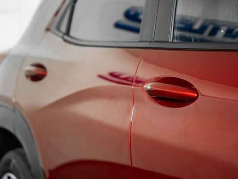 Used 2025 Chevrolet TrailBlazer LT w/ LT Cold Weather Package image 14