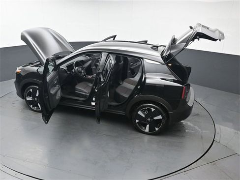 Used 2025 Nissan Kicks SR image 48