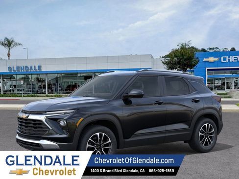 New 2026 Chevrolet TrailBlazer LT w/ LT Cold Weather Package FWD image 2