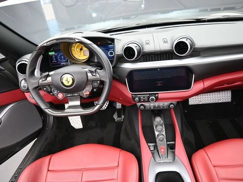 Used 2020 Ferrari Portofino RWD image 13