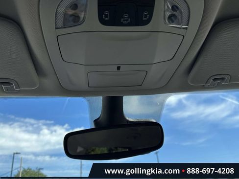 Used 2023 Chrysler Pacifica Touring-L FWD image 27