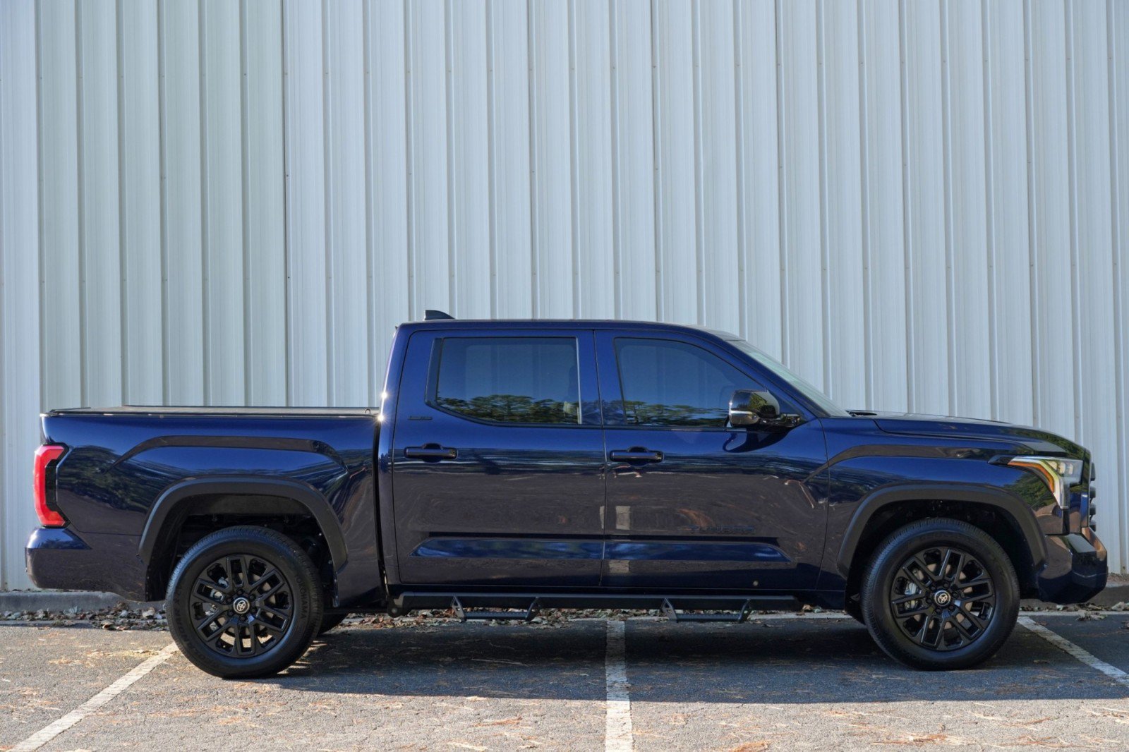 Used 2025 Toyota Tundra Limited AWD/4WD image 57