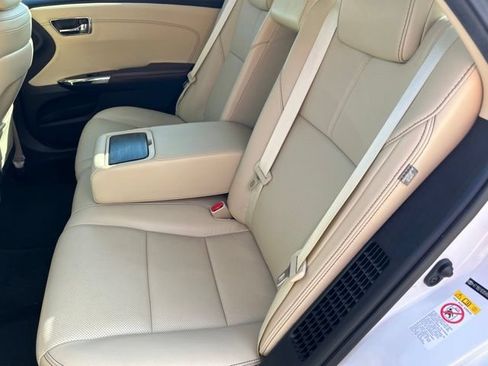 Used 2017 Toyota Avalon Limited FWD image 9