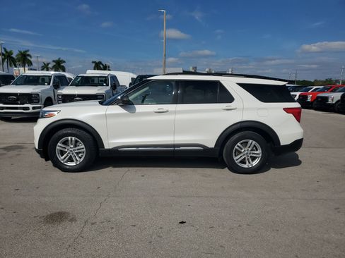 Used 2022 Ford Explorer XLT image 8