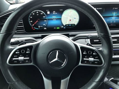 Used 2021 Mercedes-Benz GLS 450 4MATIC image 17