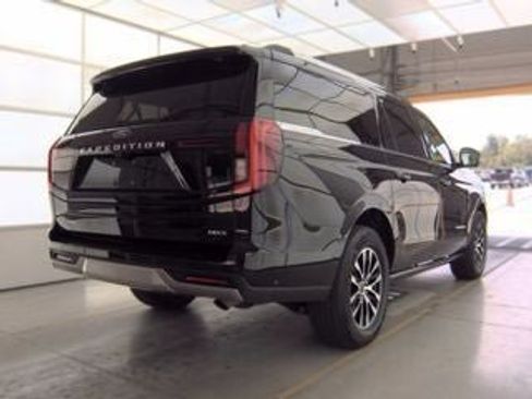 Used 2025 Ford Expedition Max Platinum AWD/4WD image 6