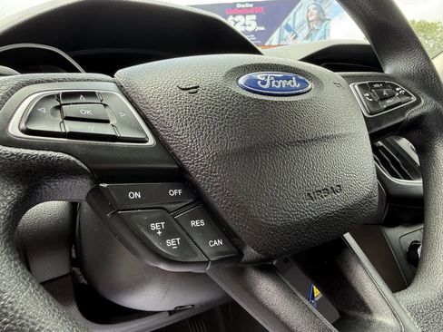 Used 2018 Ford Focus SE image 35
