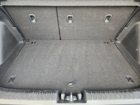 Used 2025 Hyundai Venue SEL FWD image 32