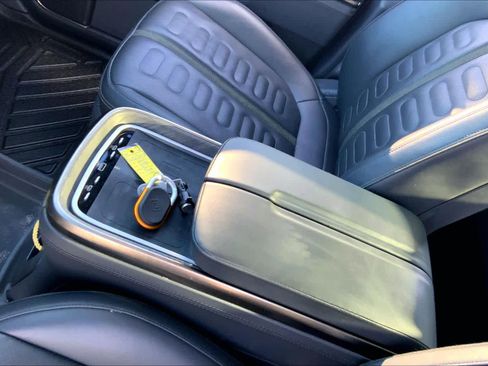 Used 2022 Rivian R1T Adventure image 16