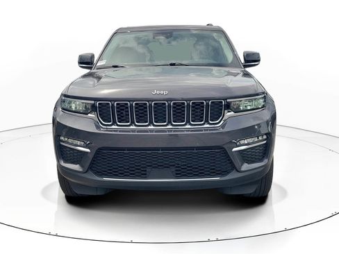 Used 2023 Jeep Grand Cherokee Limited image 2