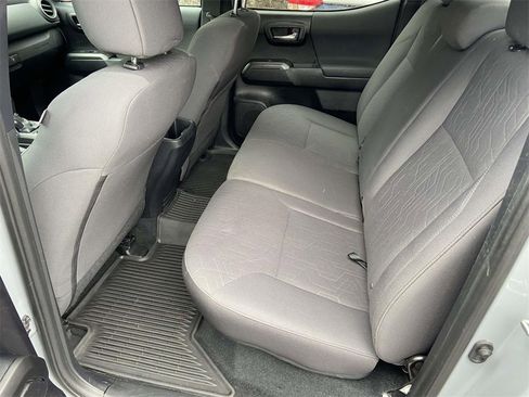 Used 2019 Toyota Tacoma TRD Off-Road image 16