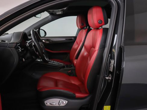 Used 2020 Porsche Macan AWD/4WD image 14
