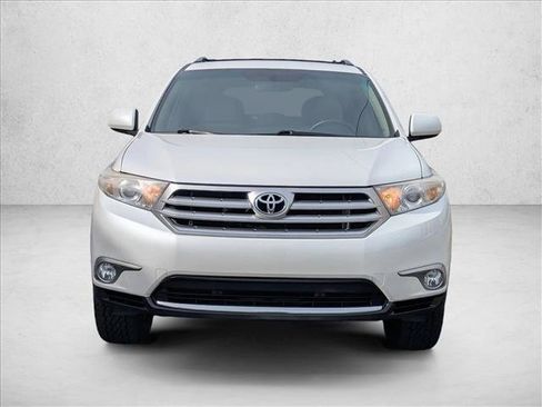 Used 2012 Toyota Highlander FWD image 2
