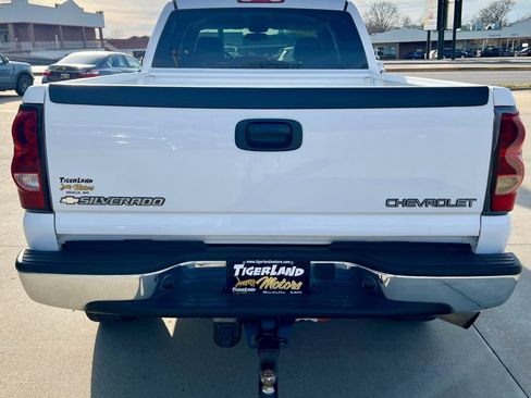 Used 2005 Chevrolet Silverado 2500 LT w/ Heavy-Duty Power Package image 6