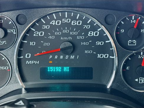 Used 2024 Chevrolet Express 2500 Work Van Cargo w/ Driver Convenience Package image 8