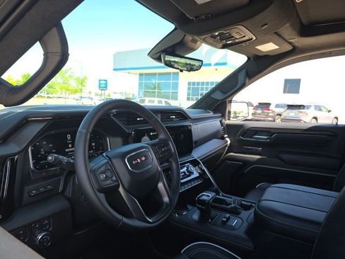 Used 2025 GMC Sierra 1500 AT4X AWD/4WD image 9