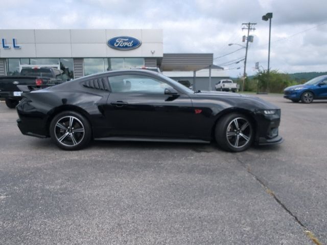 Used 2024 Ford Mustang Coupe RWD image 28