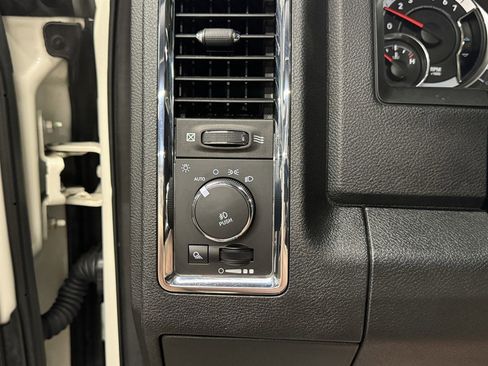 Used 2018 RAM 3500 Laramie w/ Snow Chief Group AWD/4WD image 33
