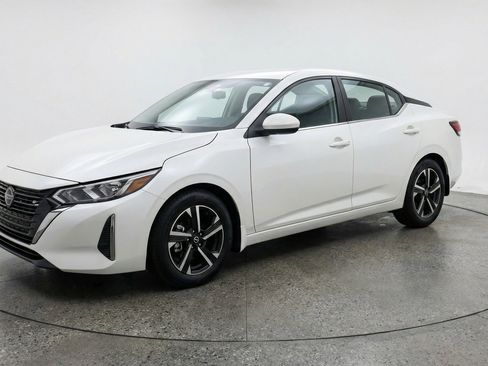 Used 2025 Nissan Sentra SV FWD image 3