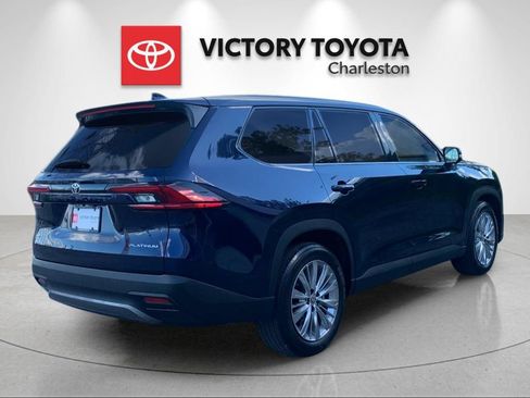 Used 2025 Toyota Grand Highlander AWD image 7