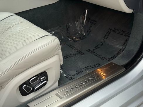 Used 2014 Jaguar XJ L Portfolio image 54