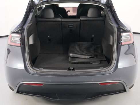 Used 2022 Tesla Model Y Performance image 10