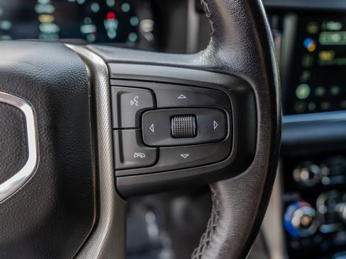 Used 2022 GMC Yukon XL Denali image 17