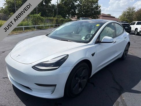 Used 2023 Tesla Model 3 Standard Range RWD image 1