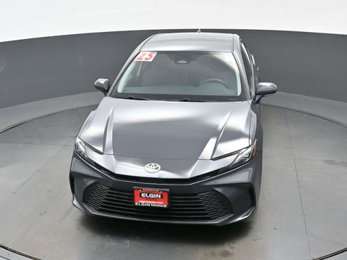 Used 2025 Toyota Camry LE image 34